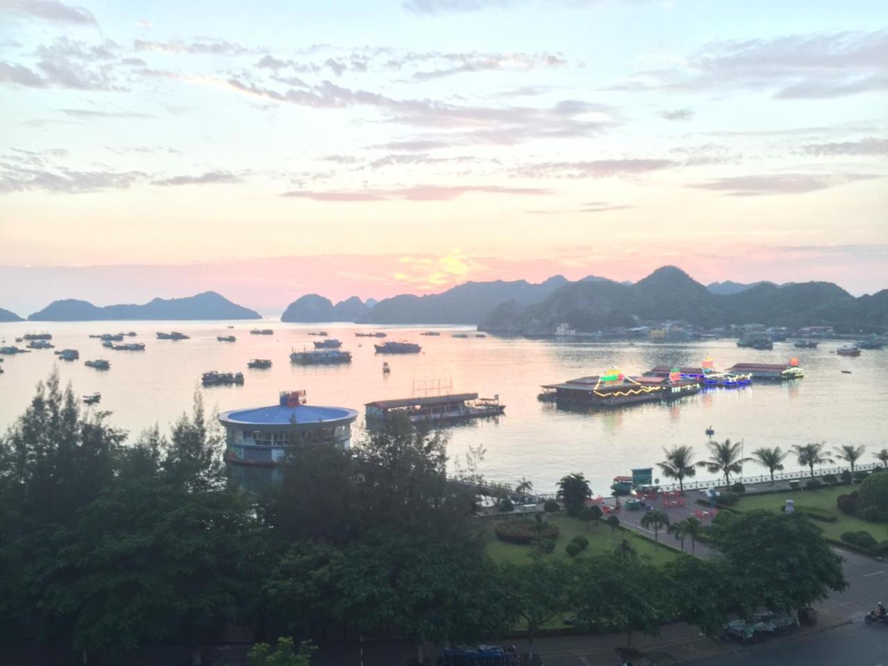 Quang Tung Hotel Dong Khe Sau Екстериор снимка